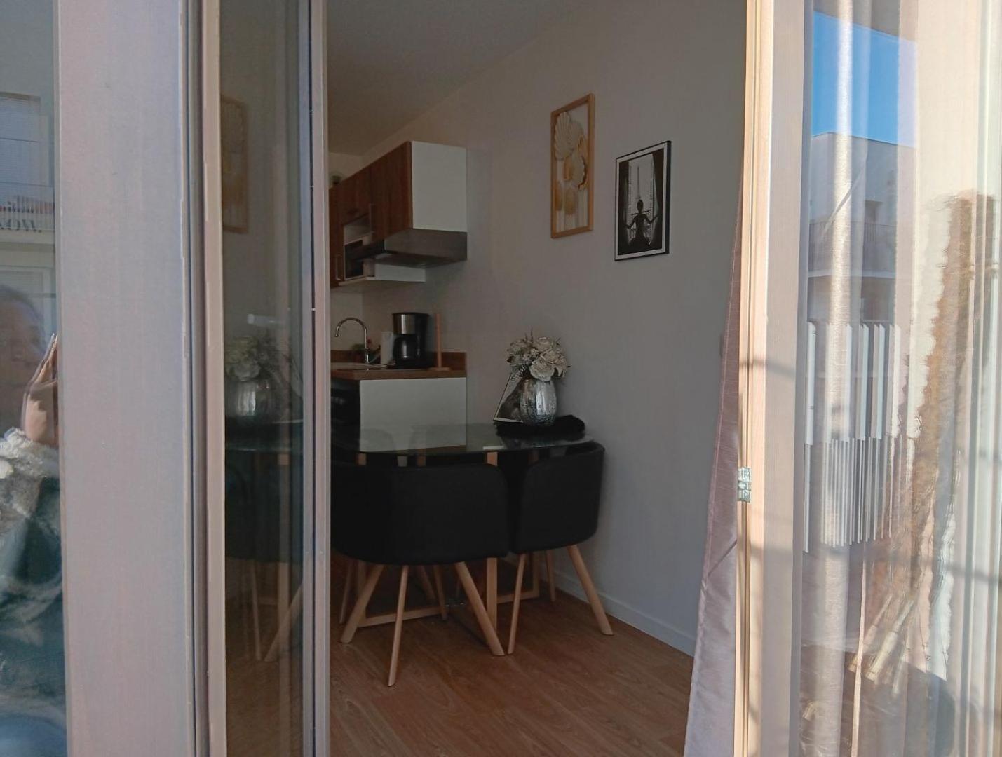 Destiny Appart' Paris -Beauvais-Orly- Podcasts- Stade De France Stains Exterior photo
